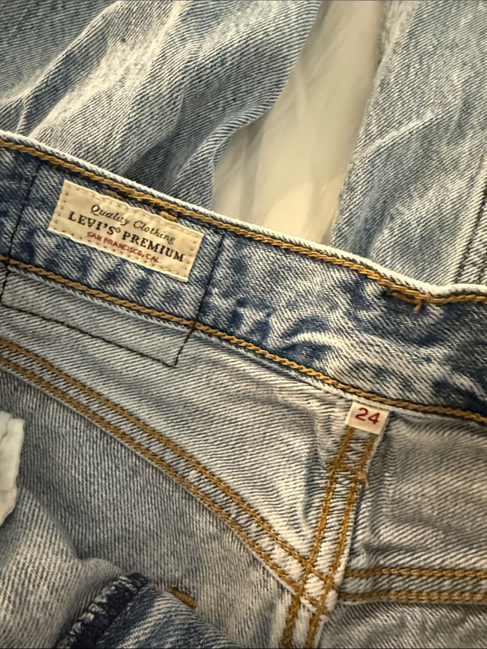 Levi’s Dad Jeans - Picture 7 of 8